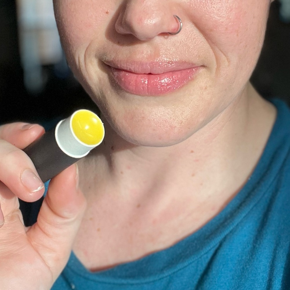 Golden Healing Apothecary✨Lip Balm - Picture 9 of 11